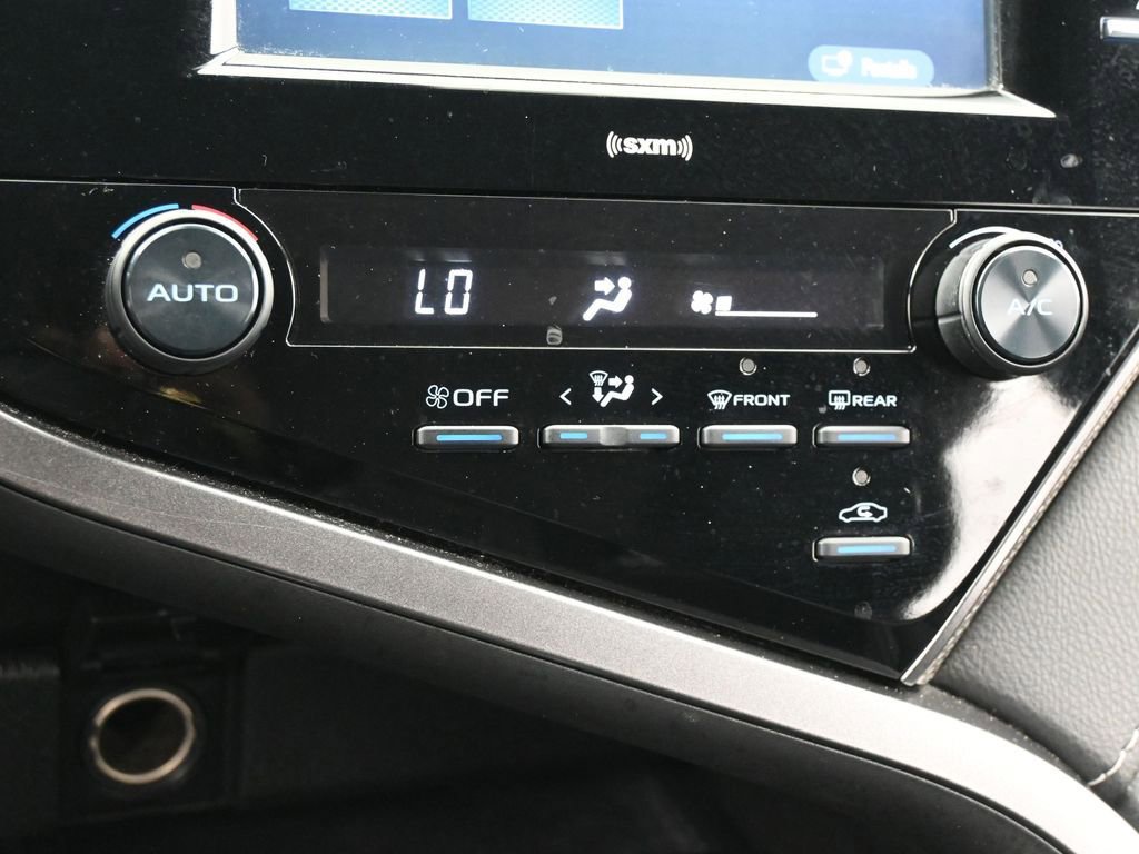 Used 2020 Toyota Camry SE image 19