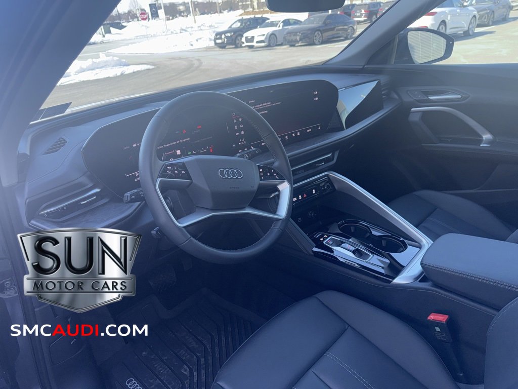 Used 2025 Audi Q5 Premium w/ Convenience Package image 18