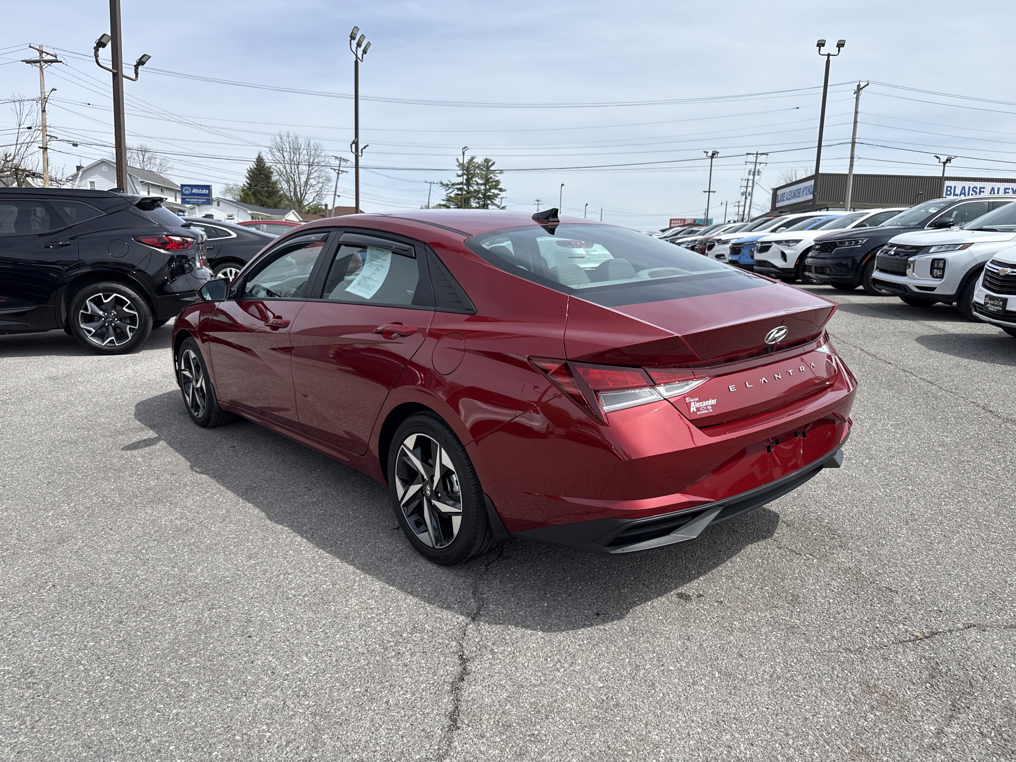 Used 2023 Hyundai Elantra SEL w/ Convenience Package image 6