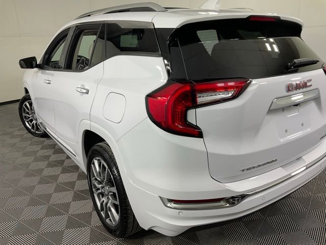 Used 2024 GMC Terrain Denali w/ Denali Premium Package image 38