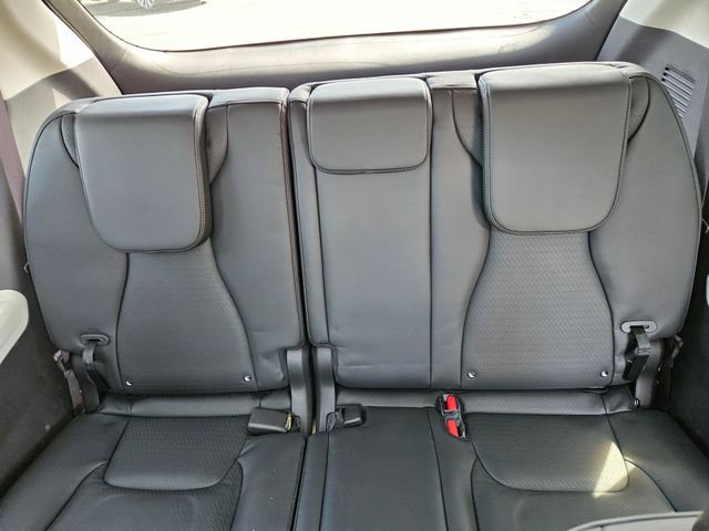 Used 2022 Kia Carnival SX Prestige image 8