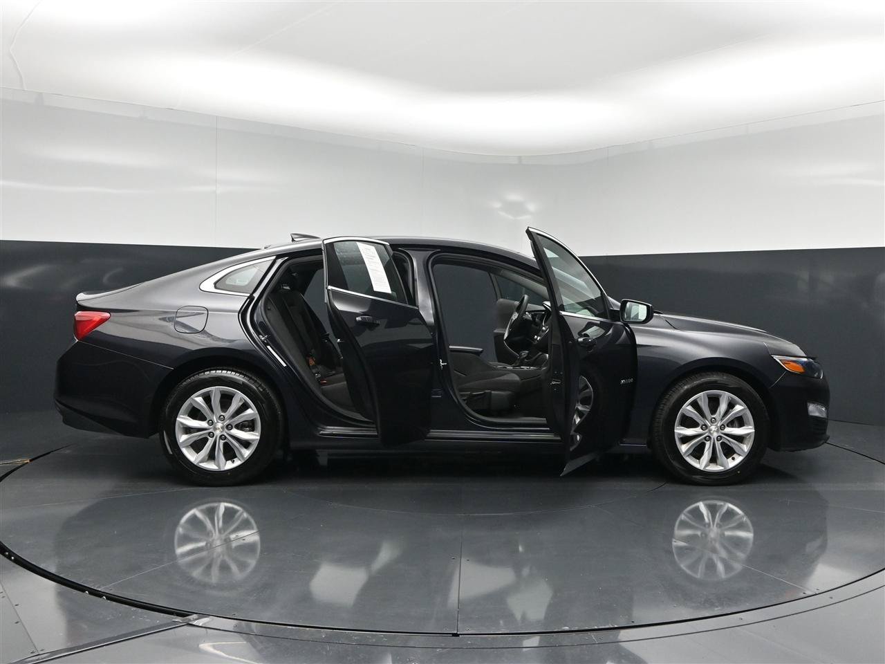 Used 2023 Chevrolet Malibu LT FWD image 40