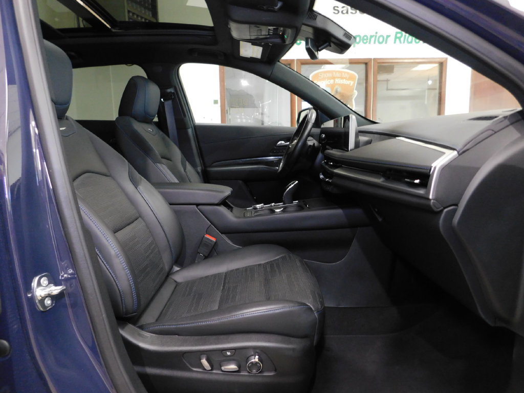Used 2024 Cadillac XT4 Sport AWD/4WD image 55