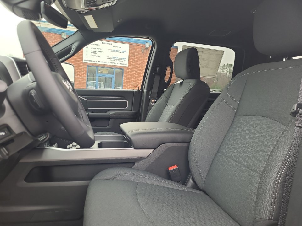 New 2026 RAM 2500 Big Horn AWD/4WD image 30