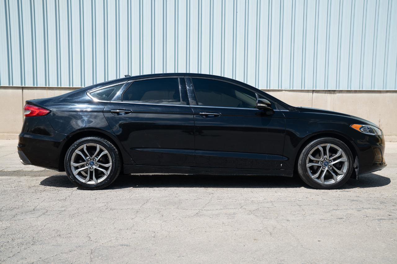 Used 2020 Ford Fusion SEL FWD image 10