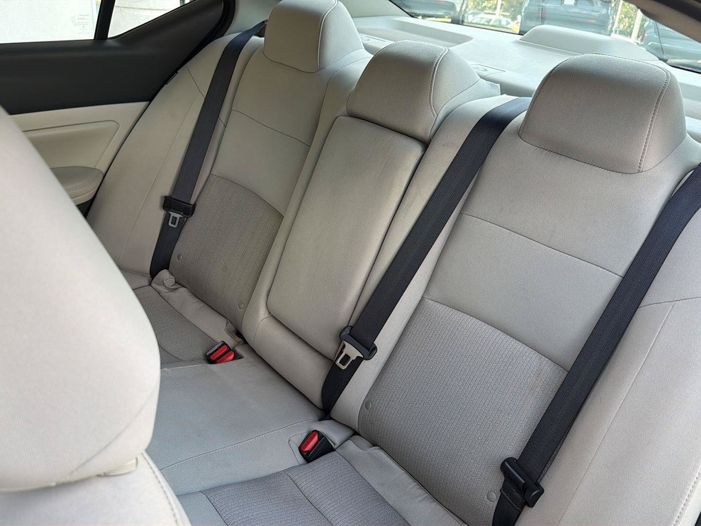 Used 2025 Nissan Altima 2.5 SV FWD image 30