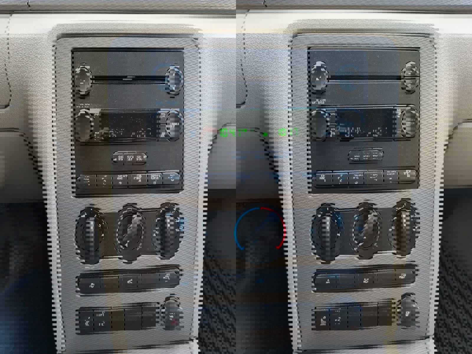 Used 2005 Ford Five Hundred SE image 22