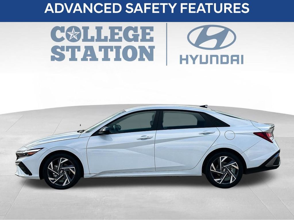 Used 2025 Hyundai Elantra Sport w/ Cargo Package image 7
