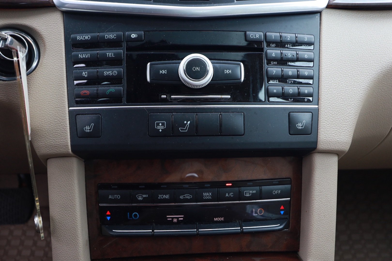 Used 2011 Mercedes-Benz E 350 4MATIC Sedan image 16