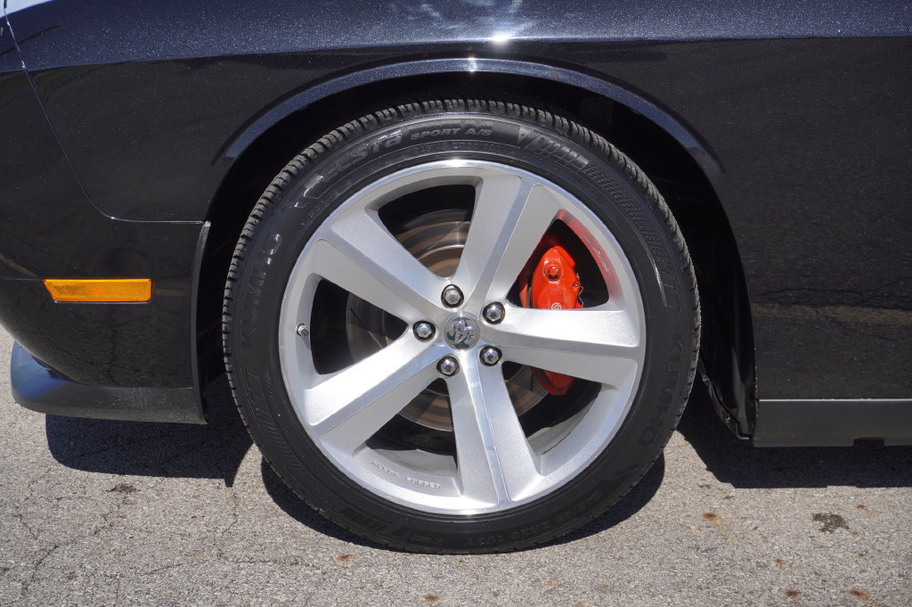Used 2009 Dodge Challenger SRT8 w/ SRT Option Group II RWD image 10