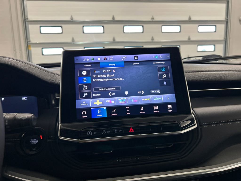 Used 2023 Jeep Compass High Altitude w/ Driver Assist Group I image 22