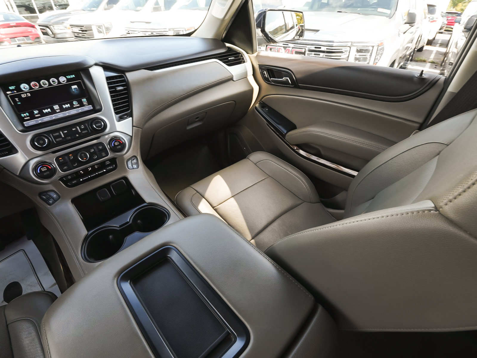 Used 2018 GMC Yukon XL SLT w/ Premium Edition AWD/4WD image 52