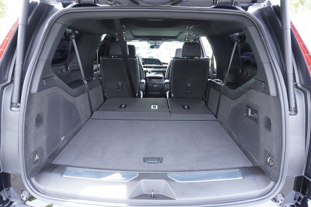 Used 2023 Cadillac Escalade ESV Premium Luxury w/ LPO, Radiant Package image 8