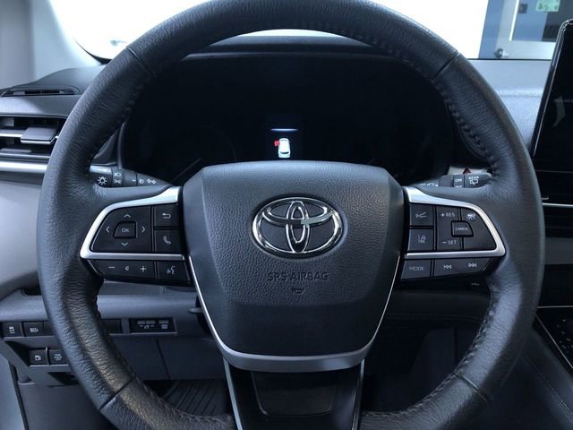 Used 2021 Toyota Sienna XLE image 25