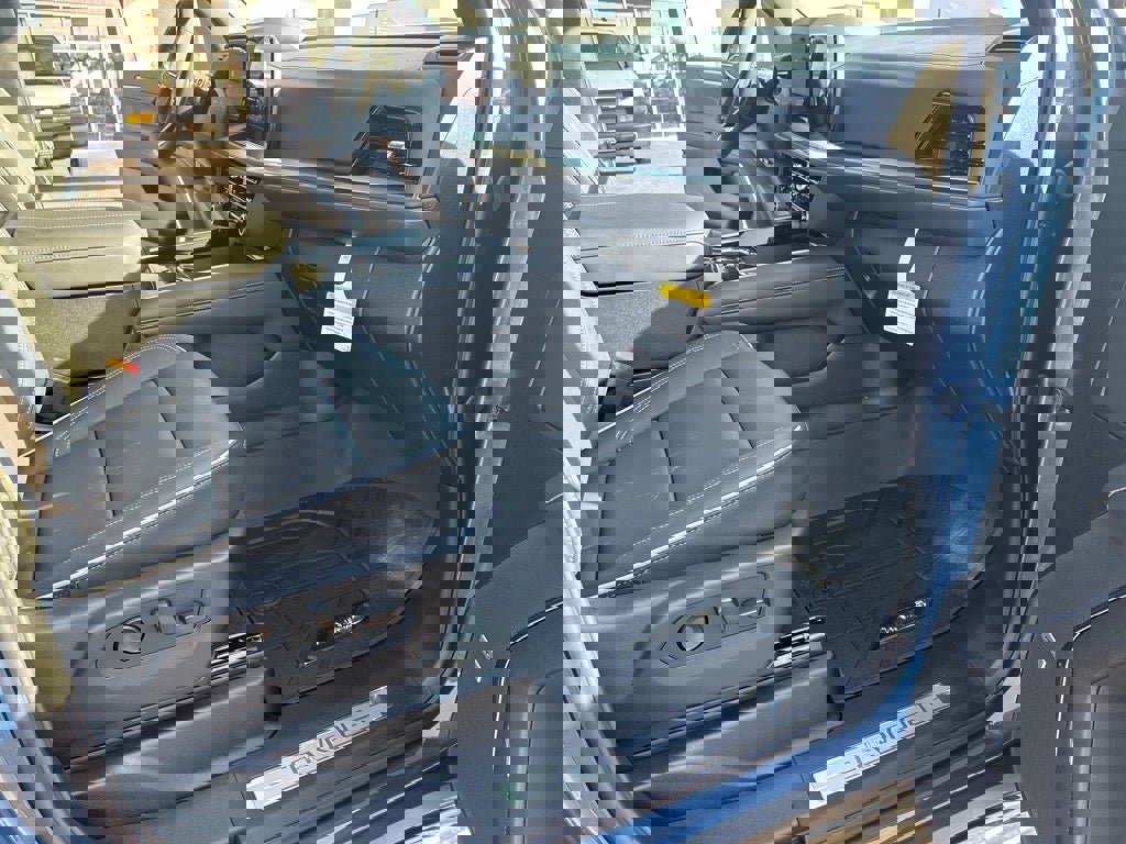 New 2026 Chevrolet Suburban Premier image 26