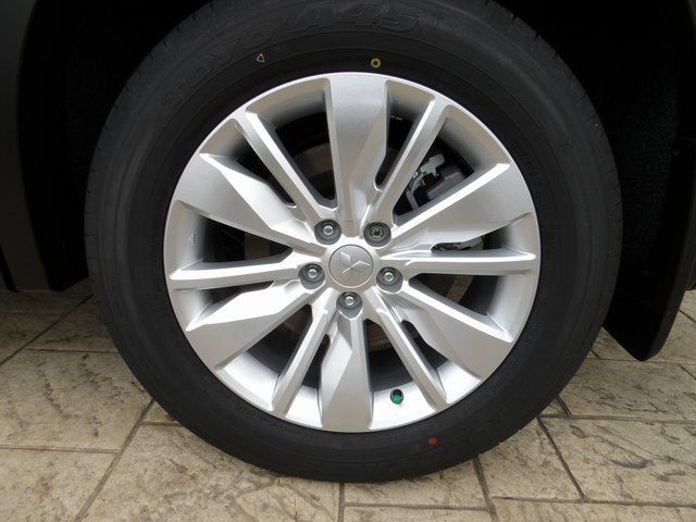 New 2025 Mitsubishi Outlander ES image 10