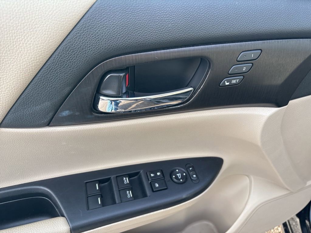 Used 2015 Honda Accord EX-L image 16