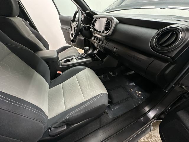 Used 2022 Toyota Tacoma TRD Off-Road image 20