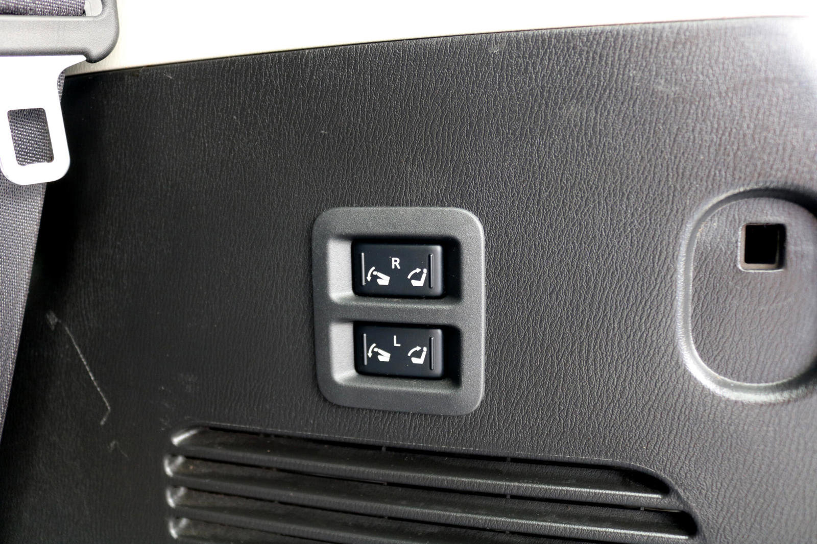 Used 2017 INFINITI QX80 4WD image 36