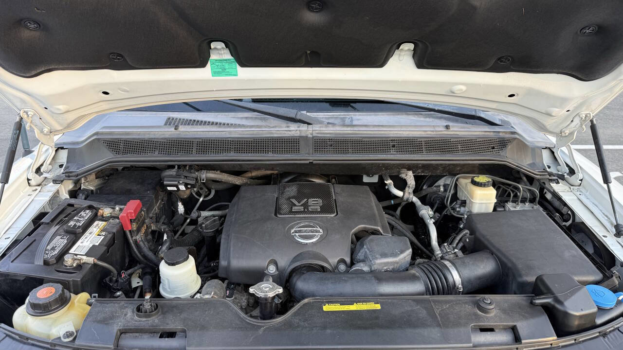 Used 2014 Nissan Titan SV w/ SV Value Truck Package AWD/4WD image 11