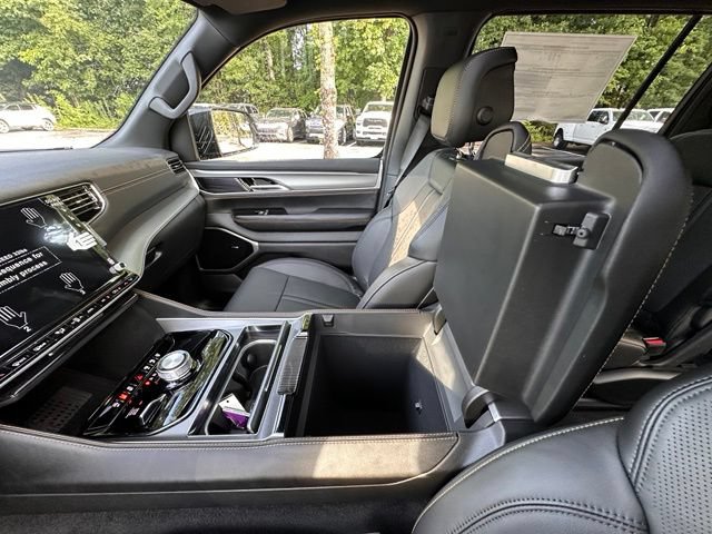 New 2026 Jeep Grand Wagoneer 4WD image 25