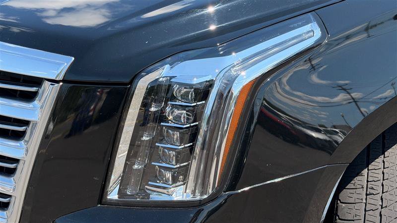 Used 2017 Cadillac Escalade Platinum AWD/4WD image 12