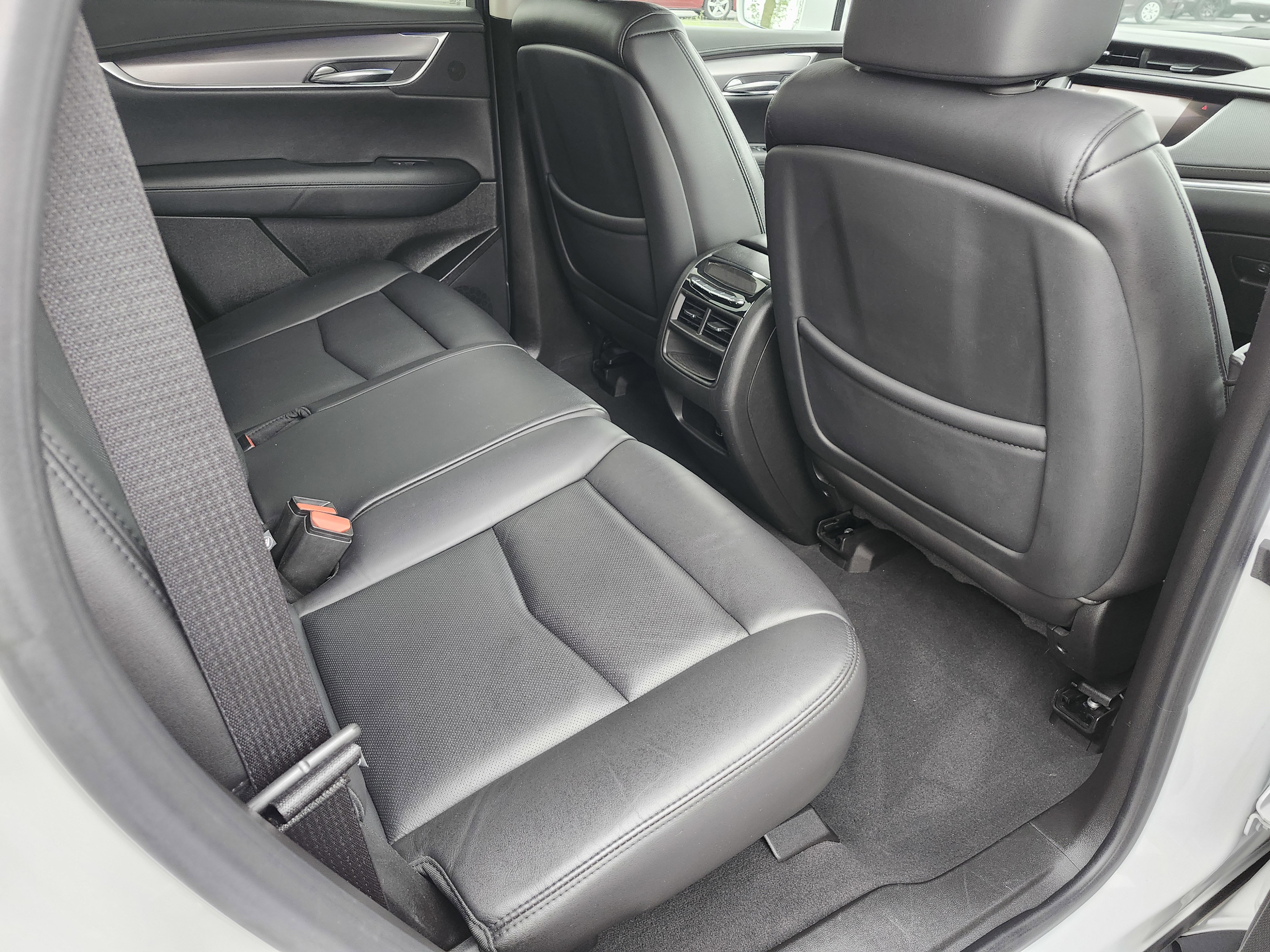 Used 2018 Cadillac XT5 Premium Luxury AWD/4WD image 23