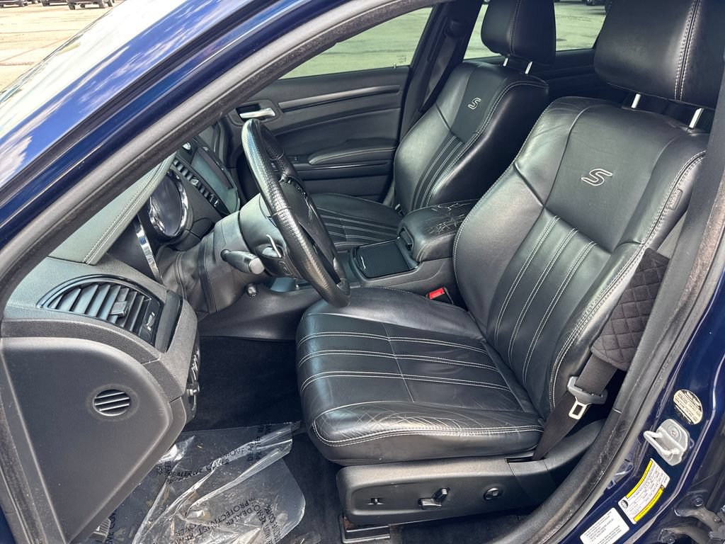 Used 2014 Chrysler 300 S w/ Luxury Group RWD image 9