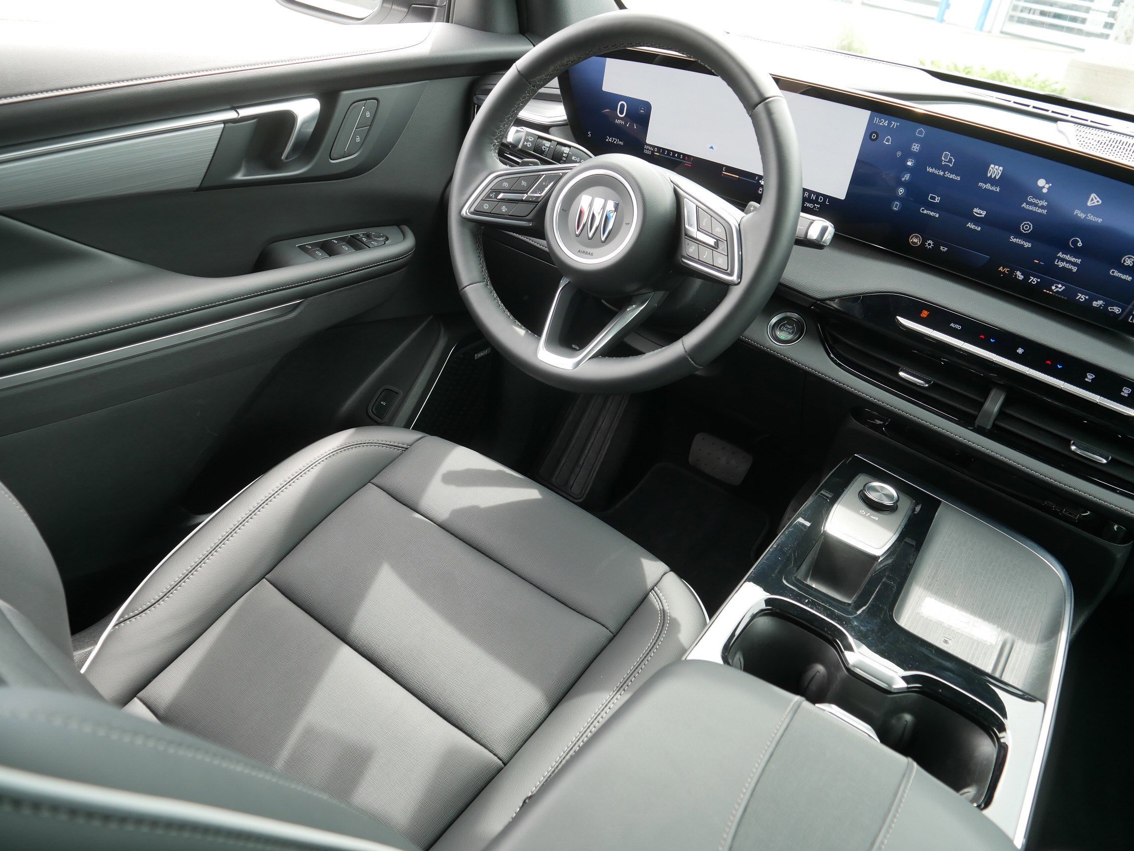 Used 2025 Buick Enclave Preferred AWD/4WD image 9