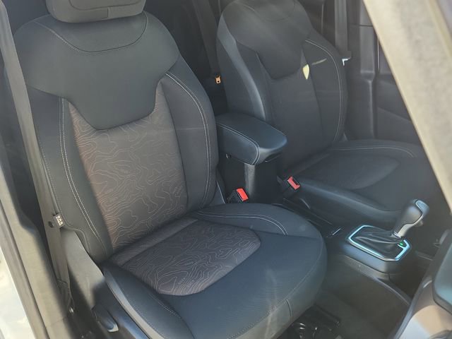 Used 2023 Jeep Renegade Latitude AWD/4WD image 13