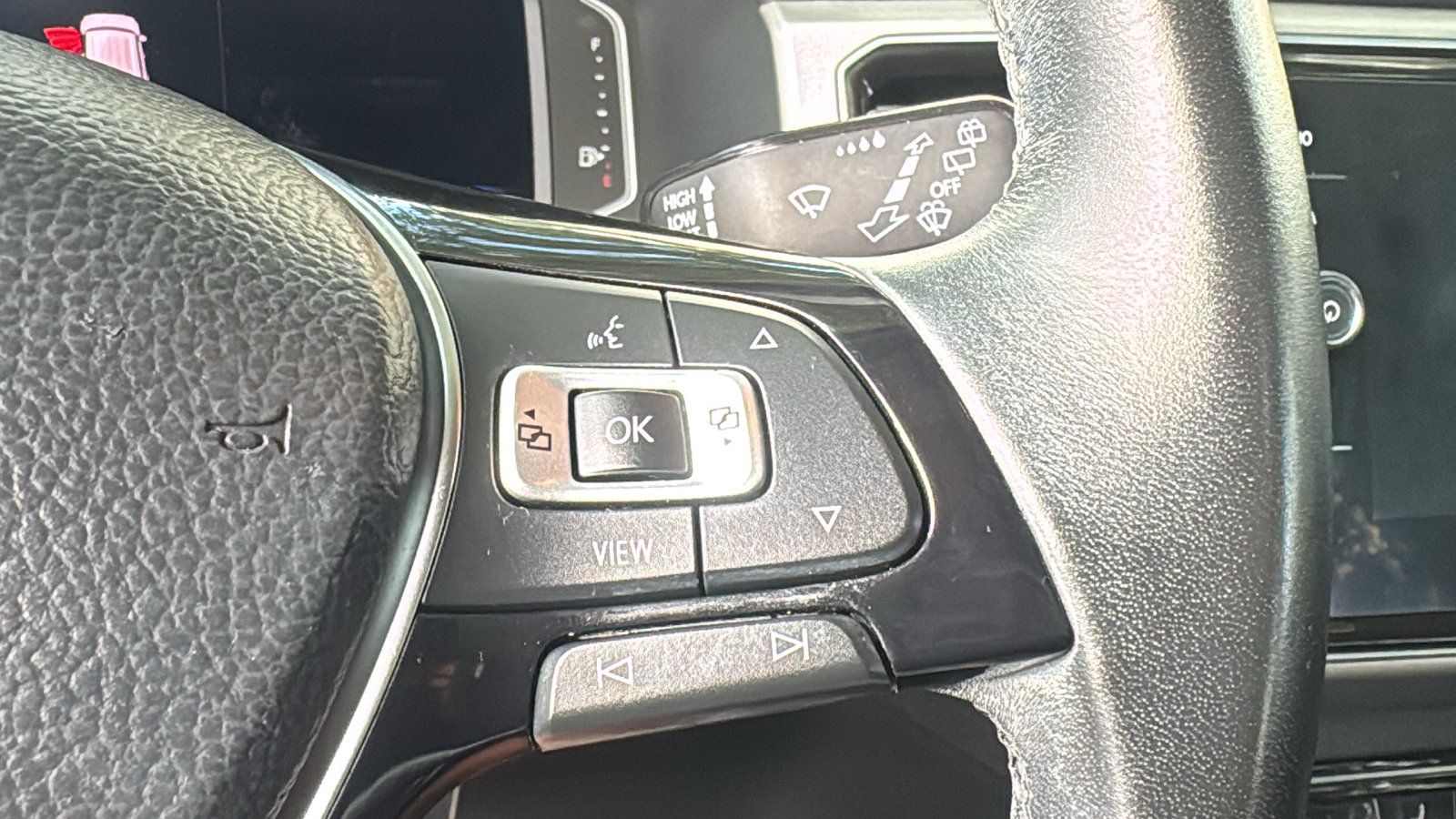 Used 2019 Volkswagen Atlas SEL FWD image 14