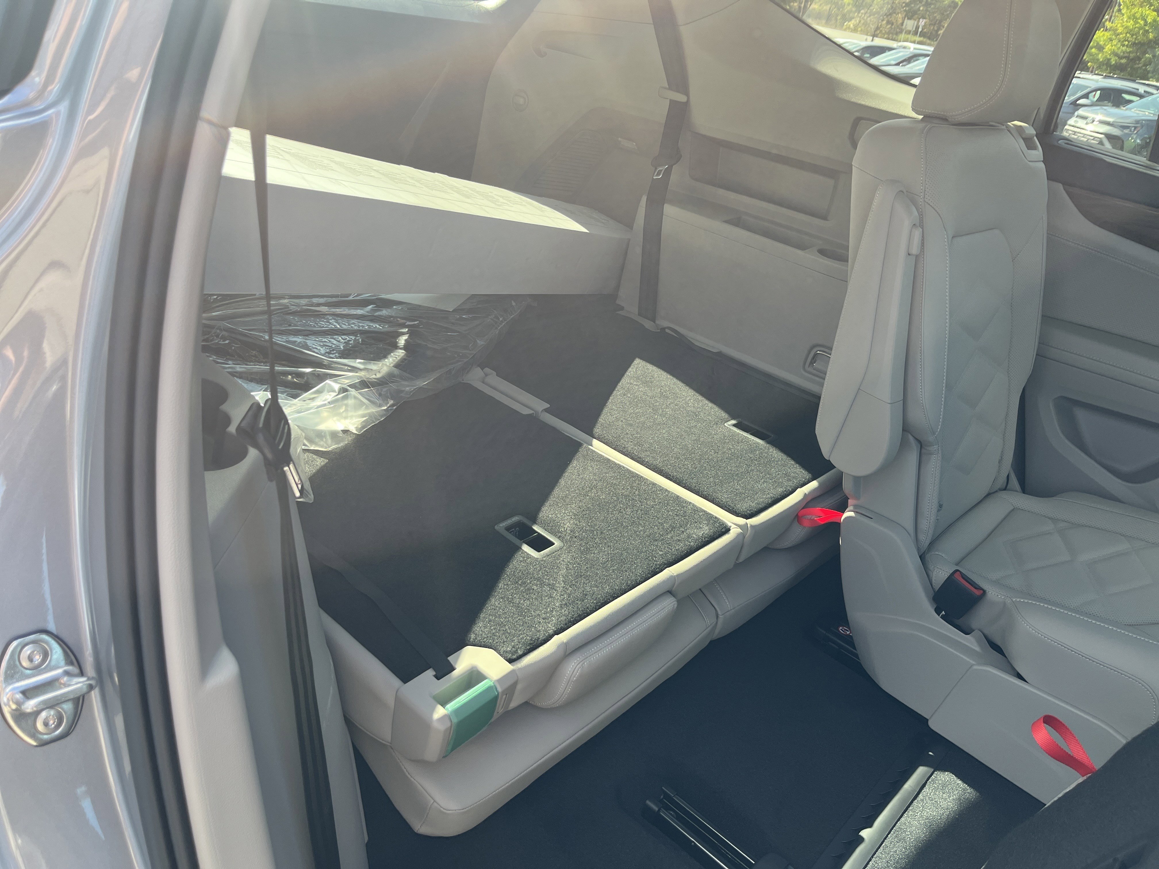 New 2026 Volkswagen Atlas SE image 12