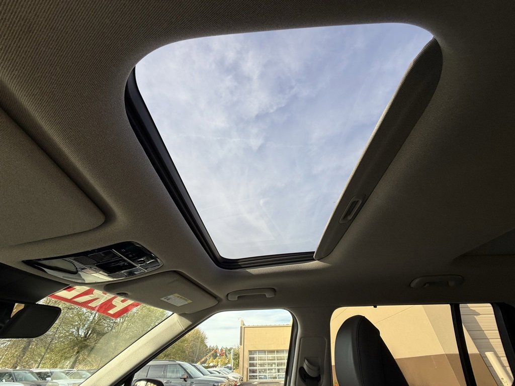 Used 2025 Hyundai Santa Fe Limited image 21