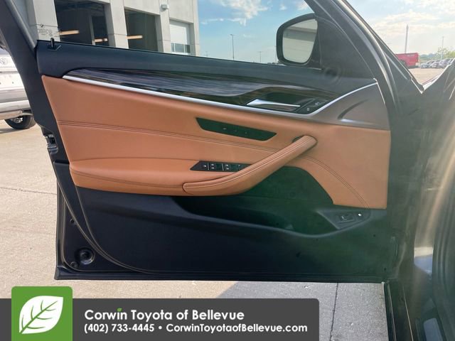 Used 2019 BMW 530e xDrive w/ Convenience Package image 26