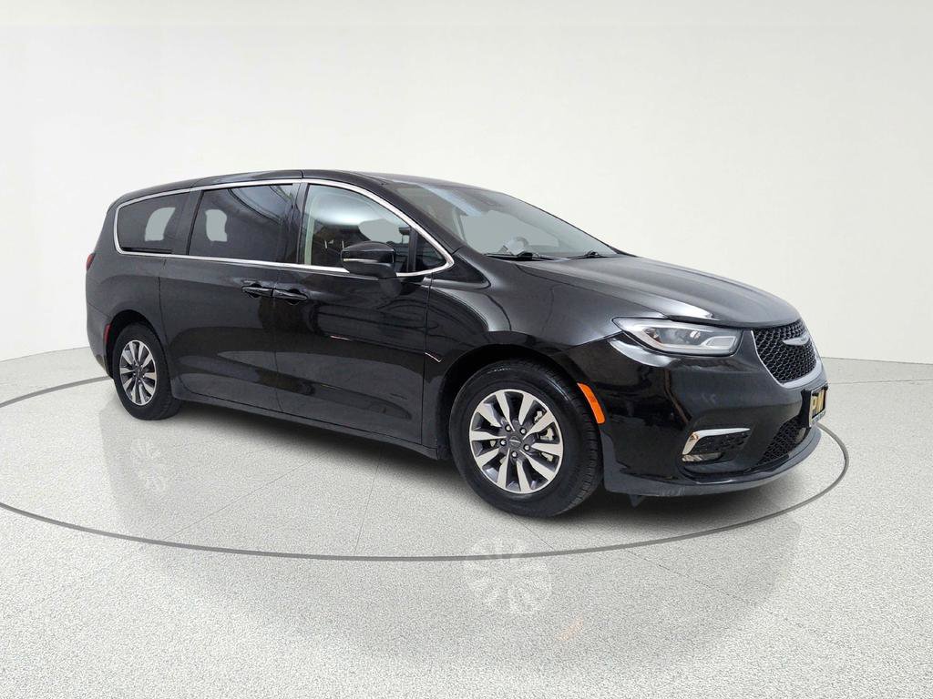 Used 2023 Chrysler Pacifica Touring-L