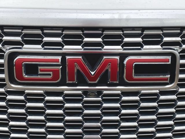 Used 2024 GMC Yukon Denali AWD/4WD image 32