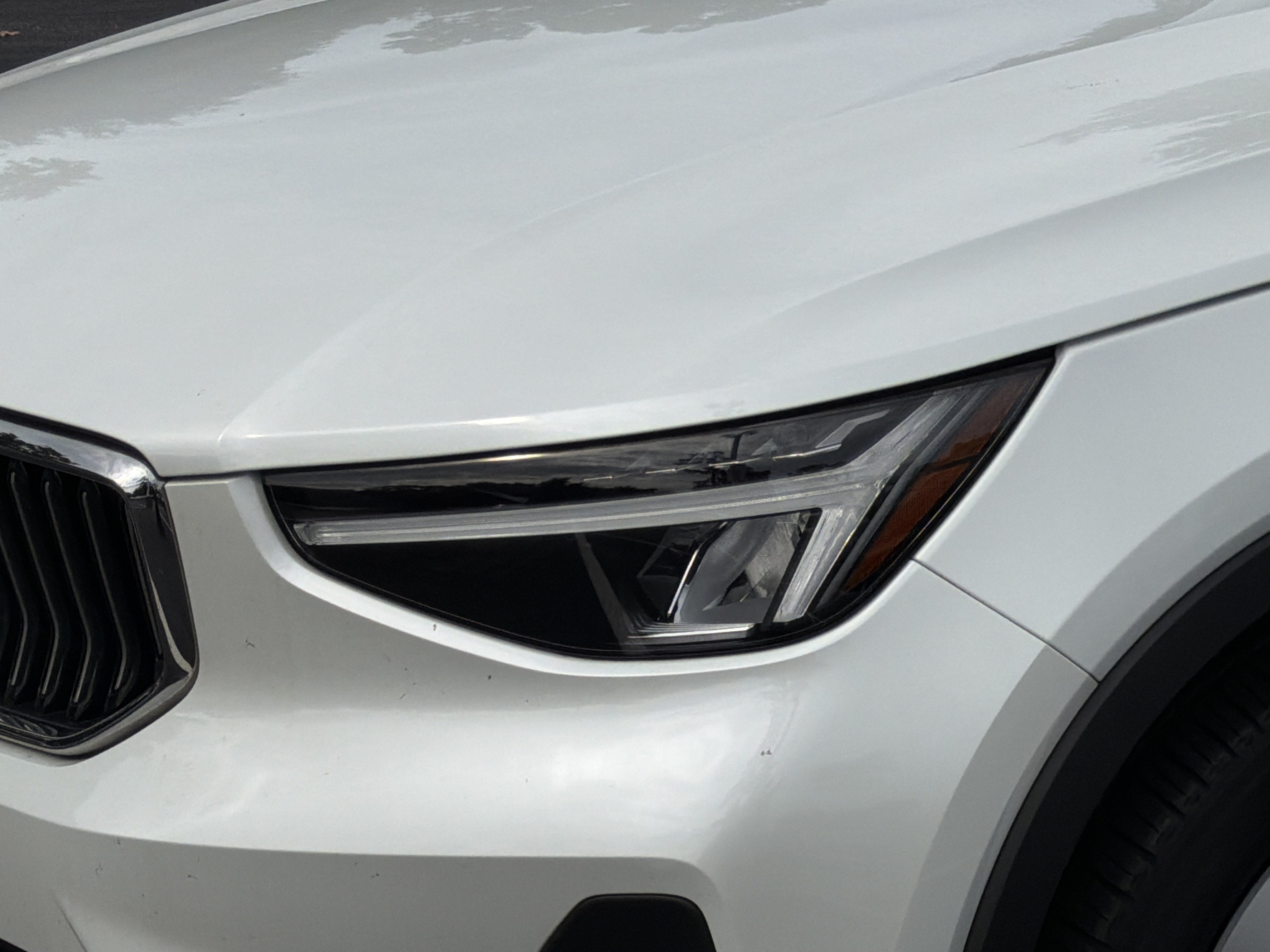 Certified 2023 Volvo XC40 B5 Plus w/ Protection Package Premier AWD/4WD image 6