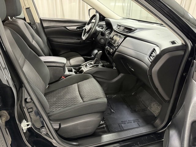 Used 2019 Nissan Rogue SV w/ Premium Package image 7