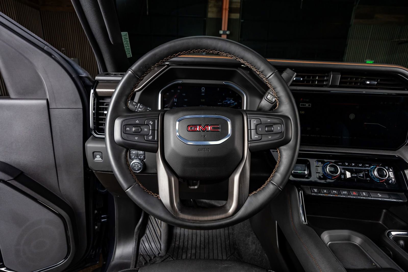 Used 2025 GMC Sierra 2500 AT4 w/ AT4 Premium Plus Package AWD/4WD image 18
