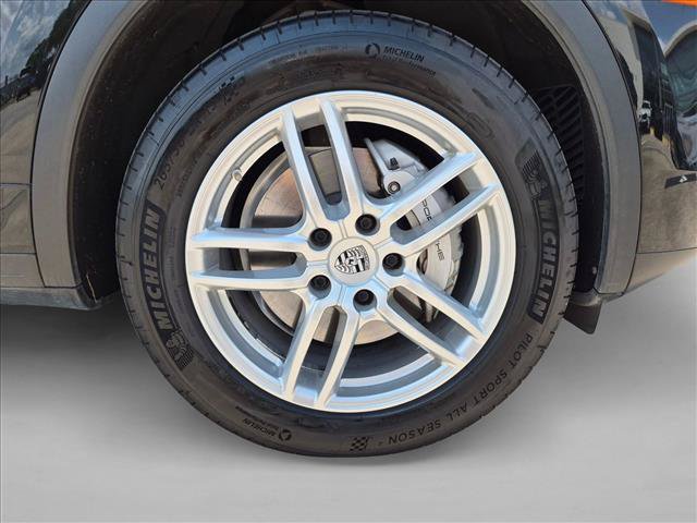 Used 2015 Porsche Cayenne S AWD/4WD image 24