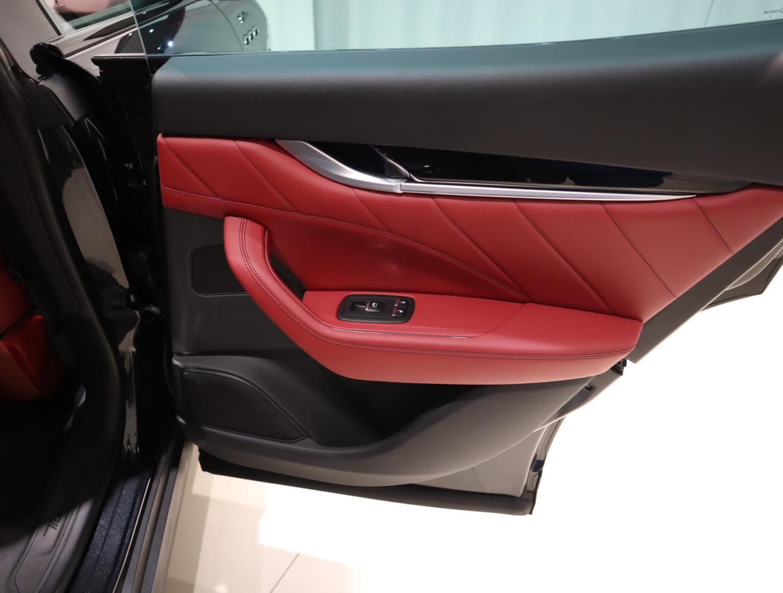 Used 2022 Maserati Levante Modena image 13