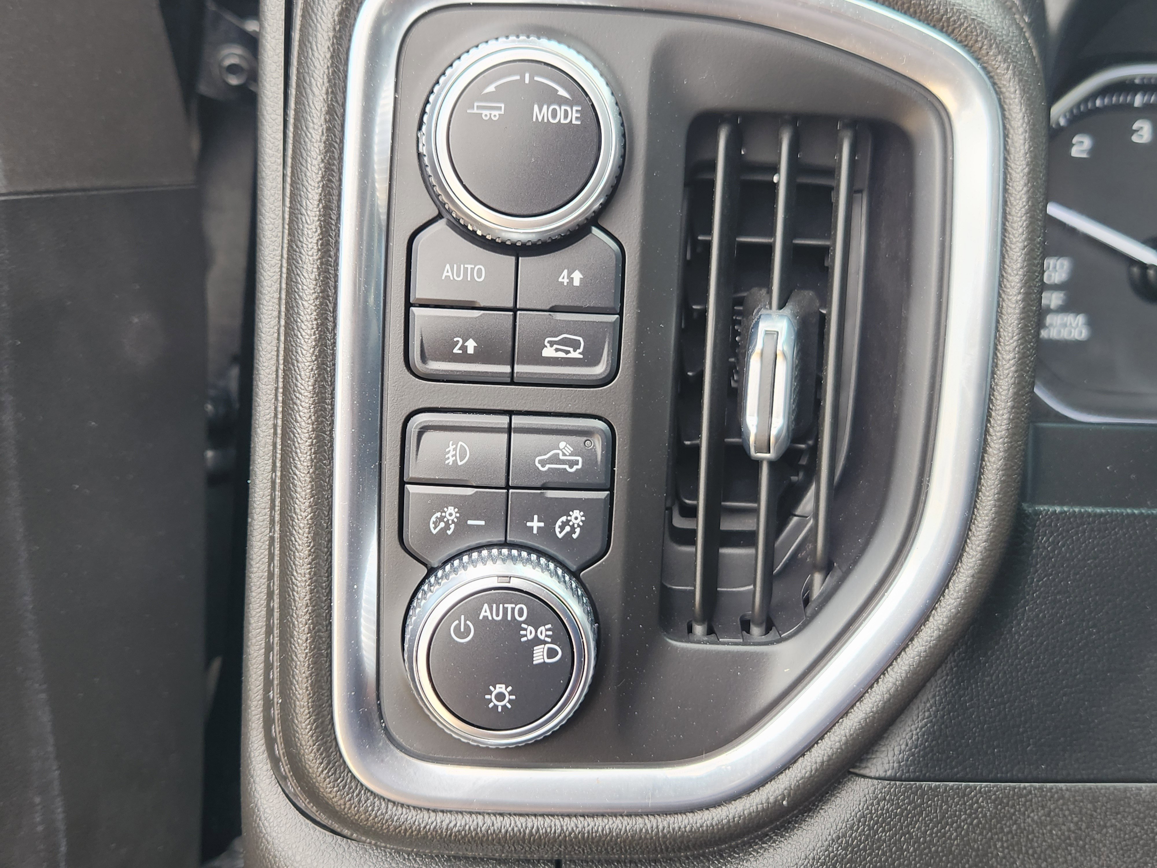 Used 2022 GMC Sierra 1500 Elevation w/ LPO, Elevation Black Package AWD/4WD image 17