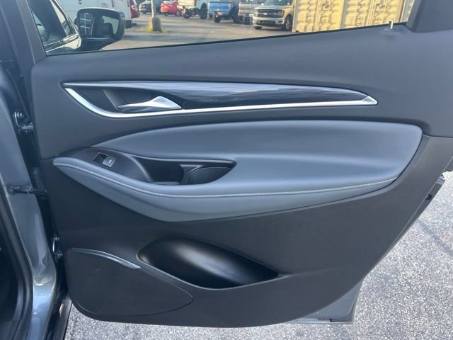 Used 2018 Buick Enclave Essence AWD/4WD image 38