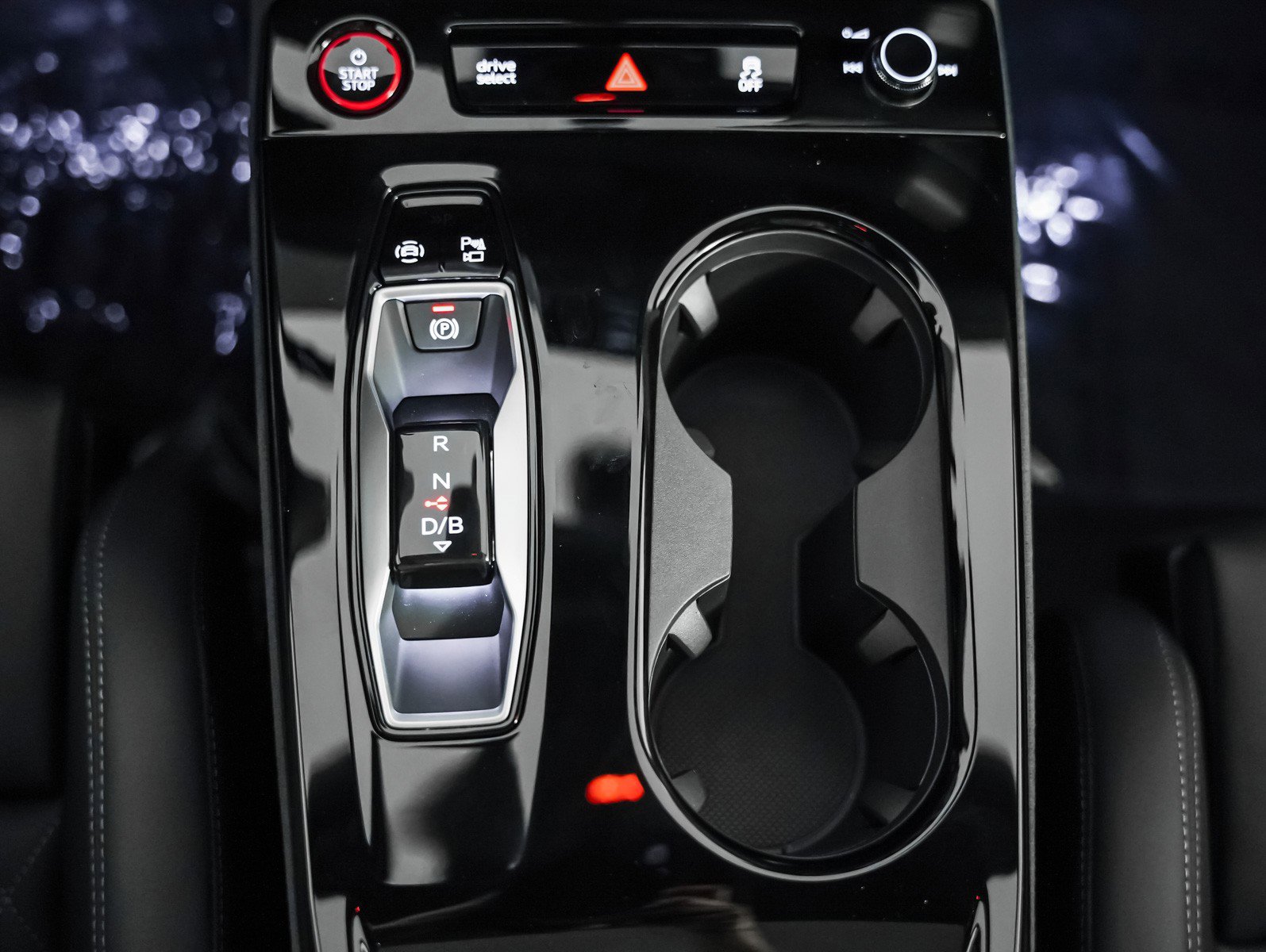 New 2025 Audi SQ6 e-tron Premium Plus image 18