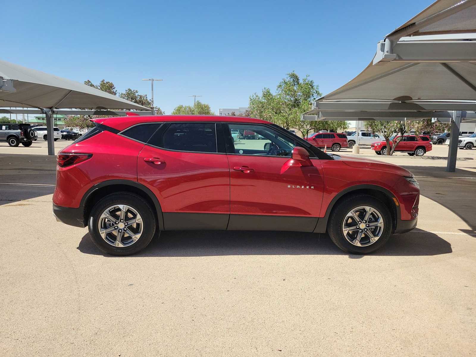 Used 2025 Chevrolet Blazer LT AWD/4WD image 9