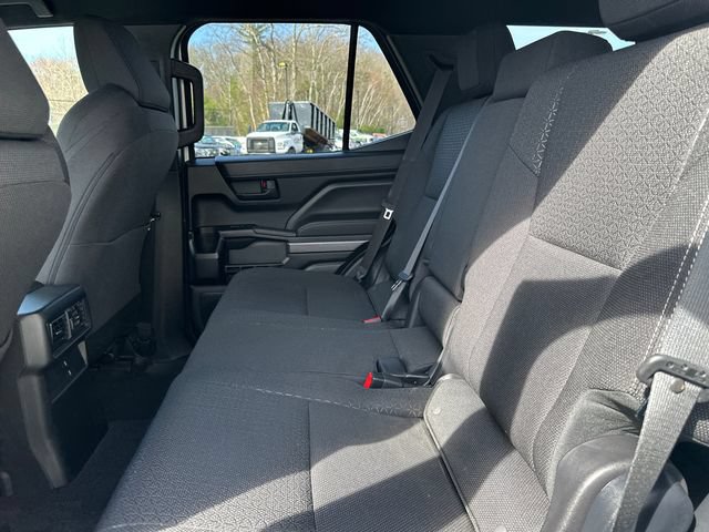 Used 2025 Toyota 4Runner SR5 AWD/4WD image 17