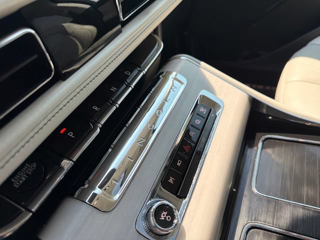 Certified 2025 Lincoln Aviator Reserve w/ Jet Appearance Package AWD/4WD image 29