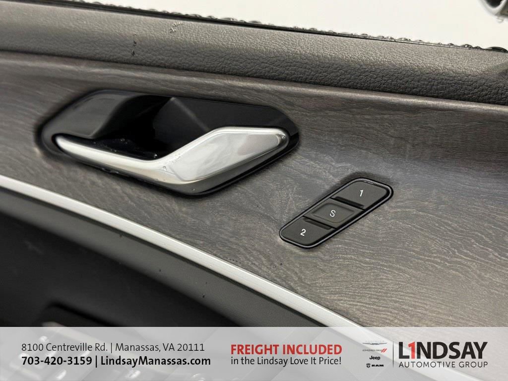 New 2025 Jeep Grand Cherokee Limited w/ Luxury Tech Group II image 27