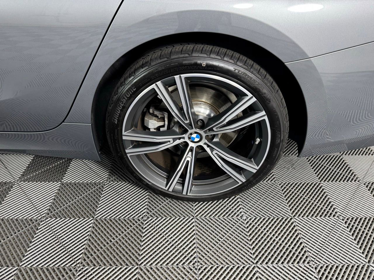 Used 2024 BMW 330i xDrive Sedan w/ Convenience Package image 32