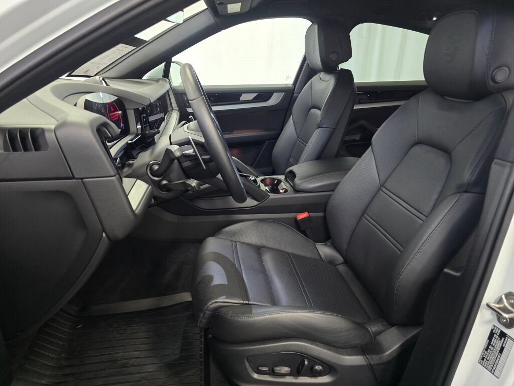 Certified 2025 Porsche Cayenne Coupe AWD/4WD image 14